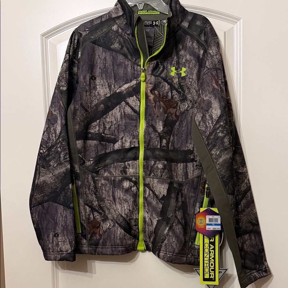 Under Armour Forest Camo Jacket with Bright Green Trim & fleece hat Boys YXL